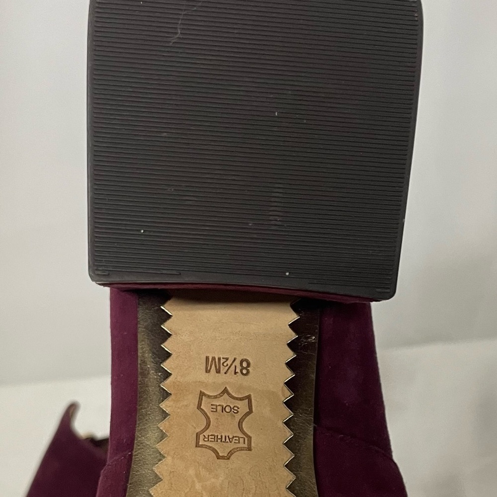 Tory Burch Tess suede block heels in Great Condition - Picture 10 of 11